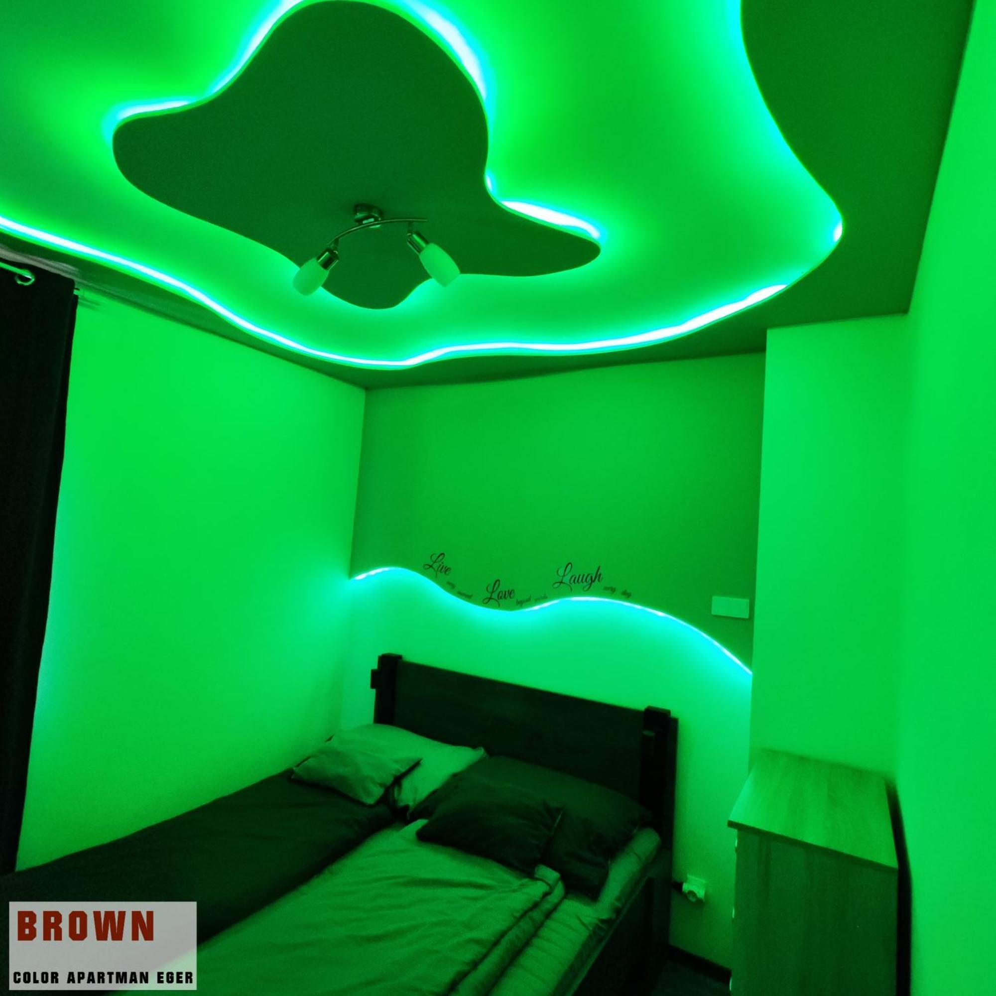 Color Apartmanok Eger Habitación foto